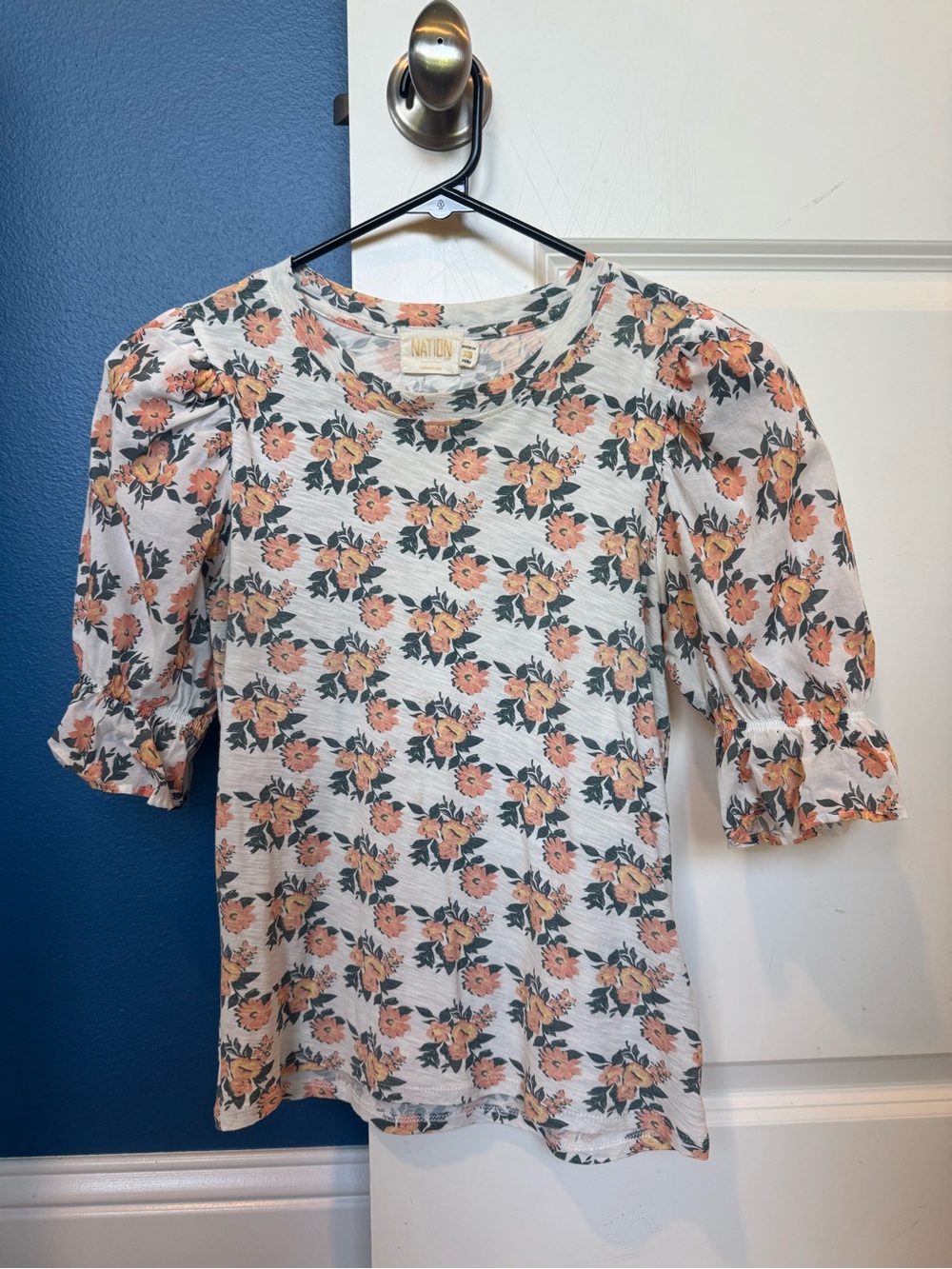 Nation LTD. XS. Floral Puff-Sleeve Women’s Top - Good condition.